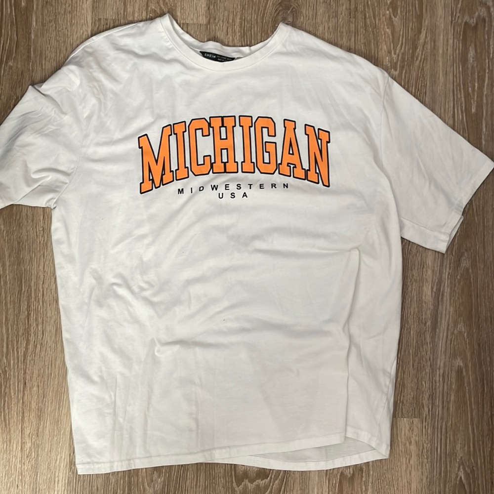 Shein Michigan T-shirt size:large